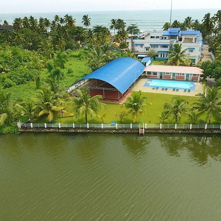 Blue Waters Cherai Cherai Beach Exterior foto